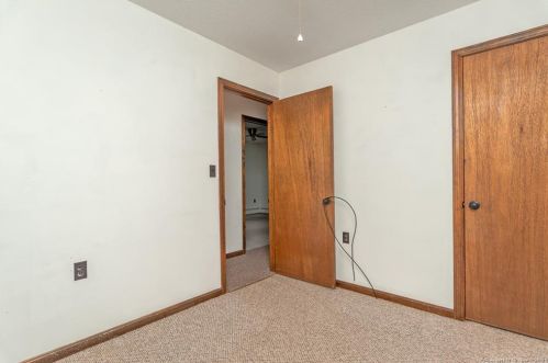 33 Junior Ave, Killingly CT 06239-4217 exterior