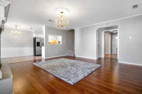 221 Normal Park Dr, Huntsville TX 77320-3438 exterior