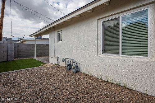 5039 18 Ave, Phoenix AZ 85015-6121 exterior