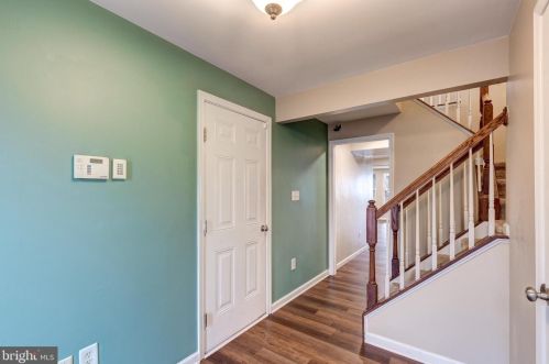 711 Grant Dr, Hanover PA  17331-2079 exterior