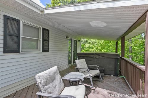 5682 Bartonville Rd, Belding MI 48809-8708 exterior