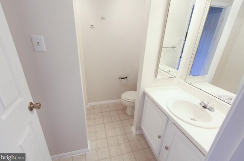 7800 Havenside Ter, Rockville MD 20855-2261 exterior