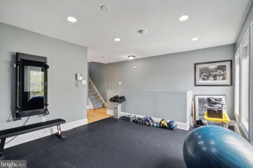 128 Bainbridge St, Philadelphia PA  19147-2402 exterior