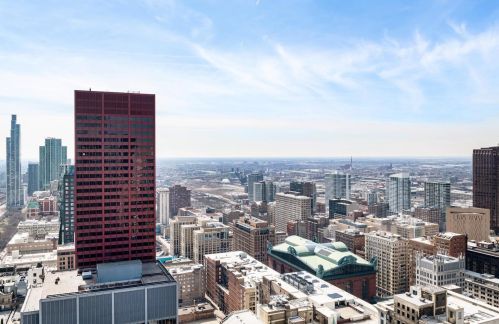 65 Monroe St, Chicago IL  60603-4910 exterior