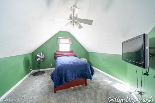 941 Northlawn St, Grand Rapids MI 49505-3717 exterior