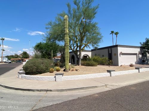 9 Country Gables Dr, Phoenix, AZ 85023-5235