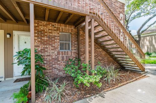 10453 Carrollbrook Ct, Tampa, FL 33618-4111