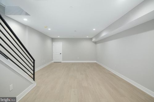 429 Lemonte St, Philadelphia PA 19128-4534 exterior