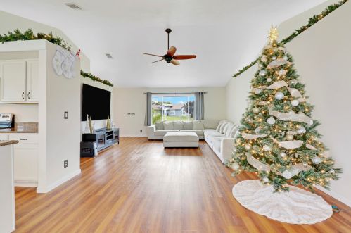 2398 Lejune St, Fort Pierce FL  34953-2677 exterior