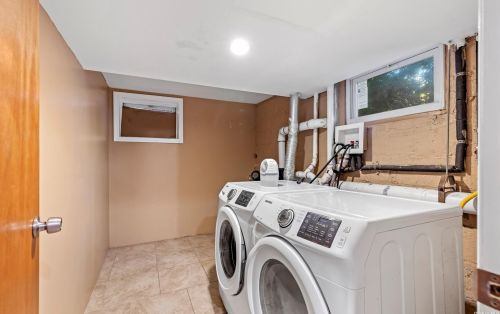 19 High St, Valley Stream NY 11581-1417 exterior