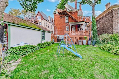 215 End Ave, Pittsburgh, PA 15221-2727