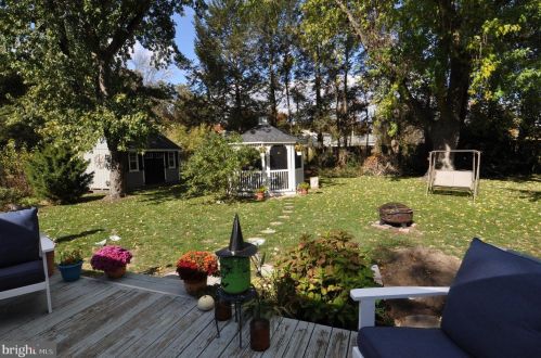 4 Hanover Dr, Cookstown NJ 08511-1005 exterior