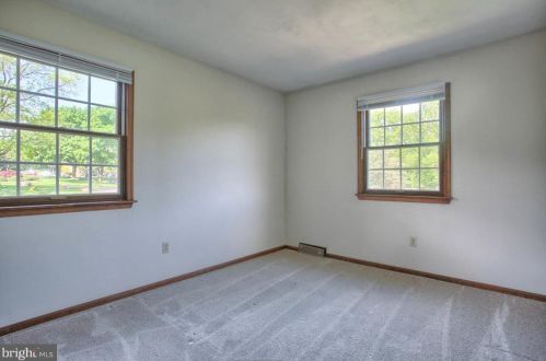 92 Roboda Blvd, Limerick PA 19468-2967 exterior