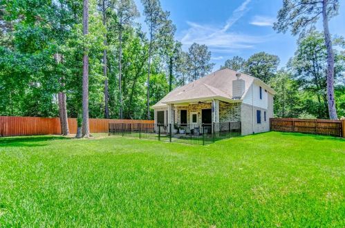 3310 Pne Chase Dr, Montgomery TX 77356-7900 exterior