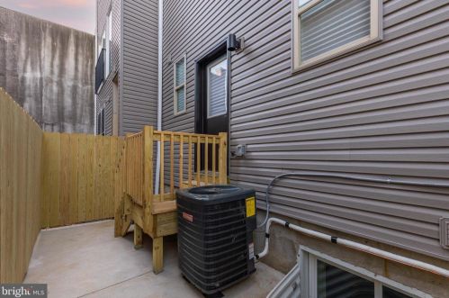 2453 Hancock St, Philadelphia PA 19133-3802 exterior