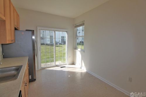 607 Evergreen Ct, New Brunswick NJ 08902-2337 exterior