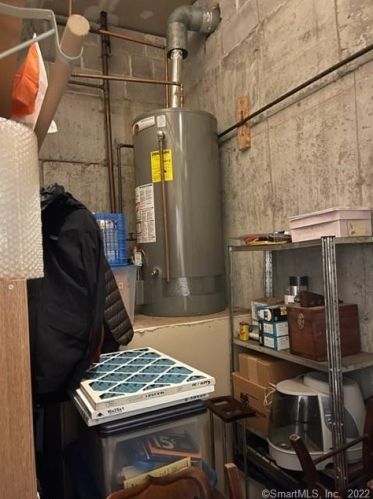 39 Glenrock, Norwalk CT 06850-1376 exterior