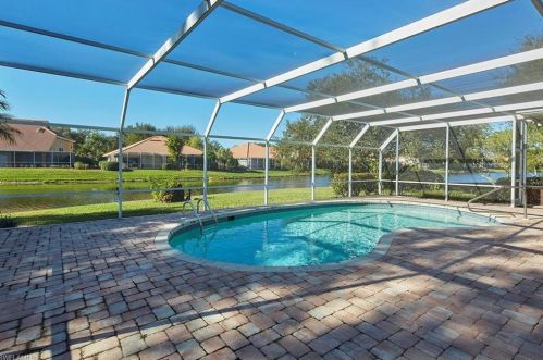 205 Monterey Dr, Naples FL 34119-4621 exterior