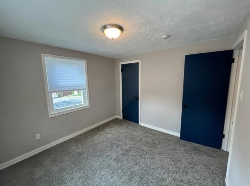 2066 Pioneer Ave, Pittsburgh PA 15226-1345 exterior