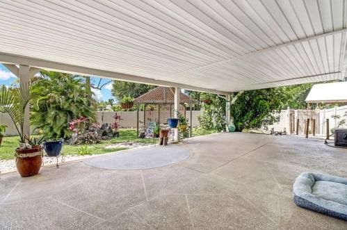 3160 31 Ave, Naples FL 34117-8455 exterior