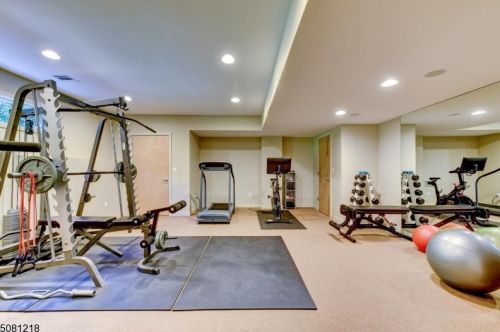 102 Stonehedge Ln, Sparta NJ  07871-2859 exterior