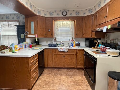 253 Windsor Way, Industrial Hillside, NJ 07205-2938