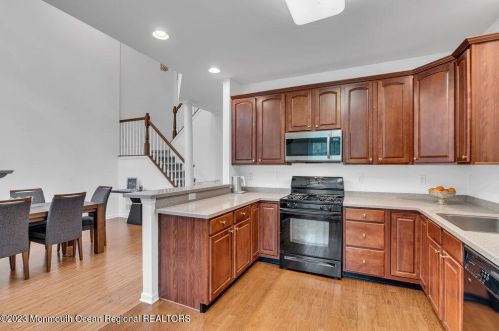 32 Amber Dr, Old Bridge NJ  08857-3588 exterior