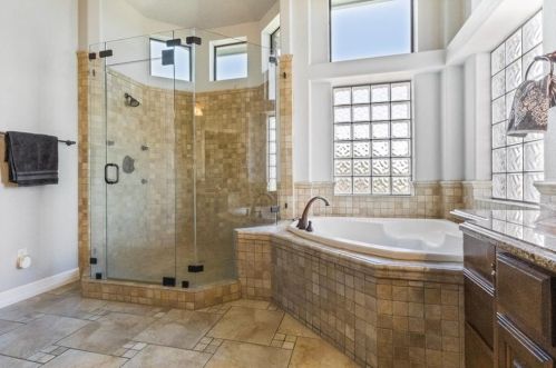 400 Dawn River Cv, Austin TX 78732-1986 exterior