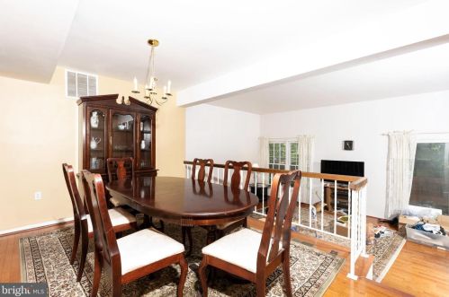 11907 Bargate Ct, Rockville MD 20852-4117 exterior