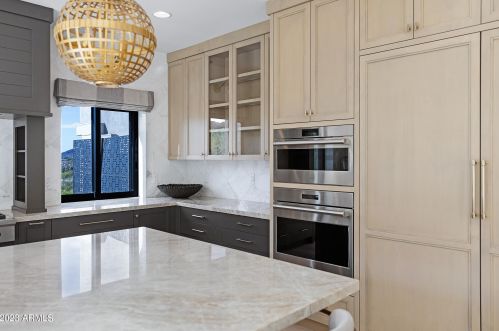 5841 Echo Canyon Cir, Phoenix AZ 85018-1243 exterior