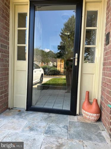 10904 Pebble Run Dr, Silver Spring MD 20902-3685 exterior