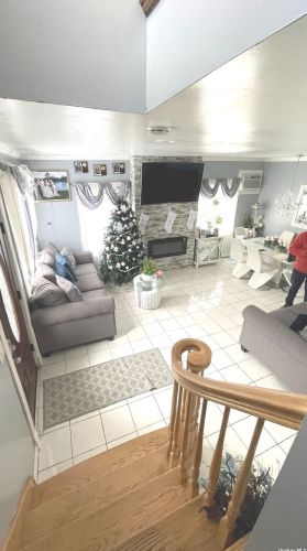 39 Neck Ct, Babylon NY 11704-7507 exterior