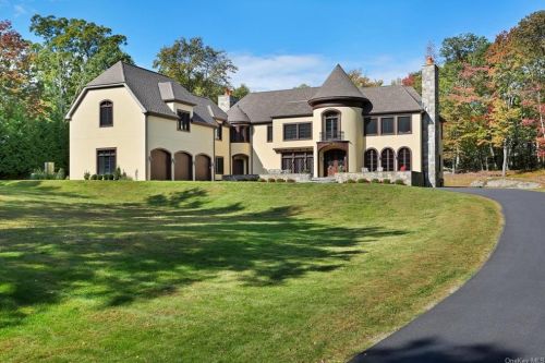 29 Sarles St, Armonk NY 10504-1230 exterior