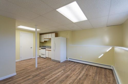 445 Central Ave, Providence RI 02919-3108 exterior