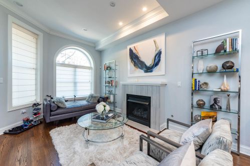 3363 Giles Ave, Chicago IL  60616-3909 exterior