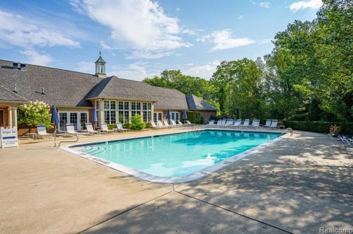 5308 Brookemonte Cir, Rochester MI 48306-5013 exterior