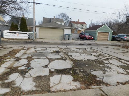 4408 54 St, Milwaukee WI 53210-1630 exterior