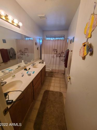 1408 Gail Dr, Chandler AZ 85226-8215 exterior