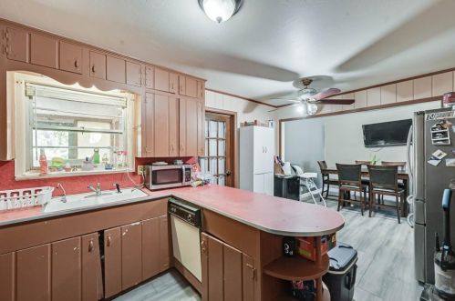 1614 4th St, Irving TX 75060-3111 exterior