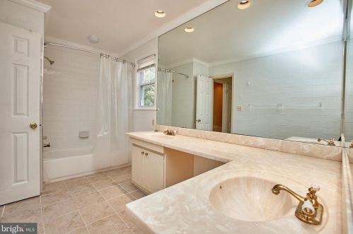 14613 Stonewall Dr, Silver Spring MD 20905-5857 exterior