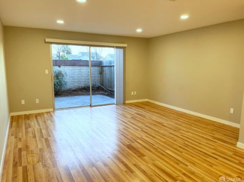 1502 Parkwood Pl, Concord CA 94521-2203 exterior