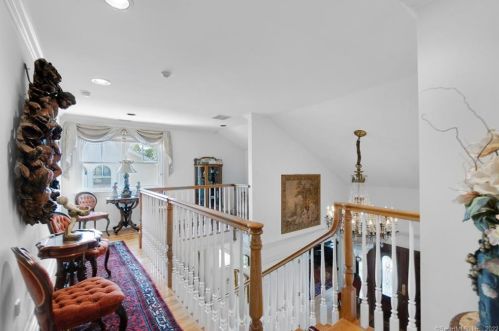 650 Gulf St, Milford CT 06460-7270 exterior