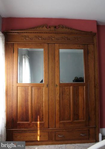 6705 Glenloch St, Philadelphia PA 19135-2224 exterior