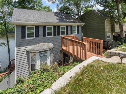 8474 Lake Dr, Lithonia GA  30039-6562 exterior