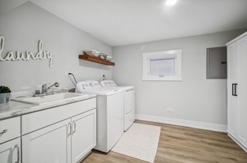 5821 Napoleon Ave, Chicago IL  60631-2624 exterior