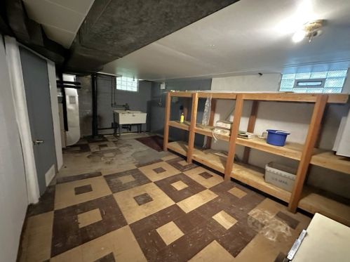 327 Elias Dr, Pittsburgh PA 15235-1710 exterior