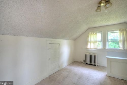 22 4 Ave, Runnemede NJ 08078-1302 exterior