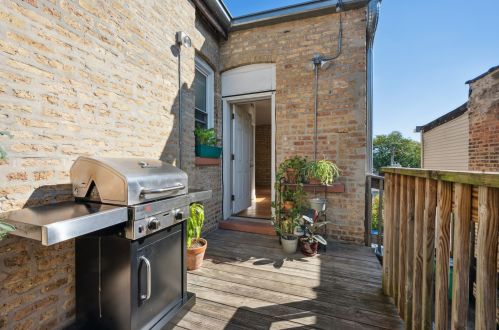 4341 Sacramento Ave, Chicago IL  12200-1407 exterior