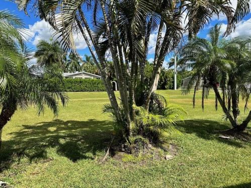 1453 Diamond Lake Cir, Naples FL 34114-9222 exterior