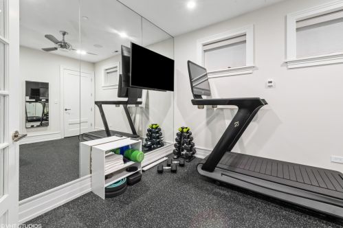 1508 Byron St, Chicago IL 60618-3709 exterior